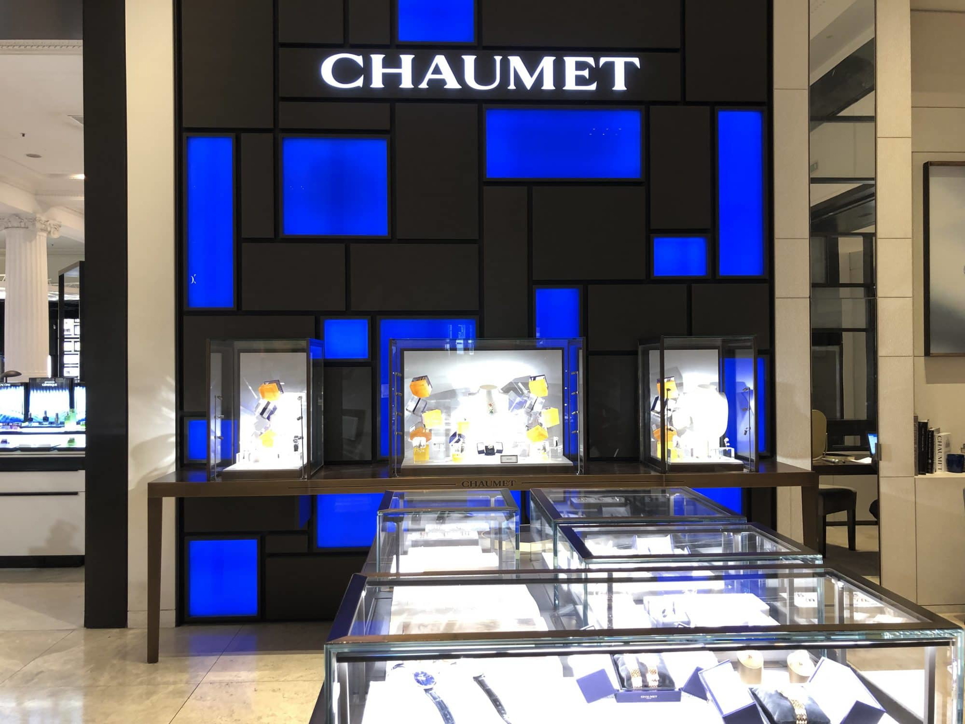 Chaumet’s Piet Mondrian pop up store